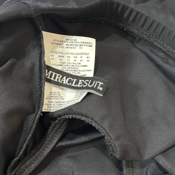 NWOT Miraclesuit Black Swim Skirt Size 10 - Picture 4 of 4